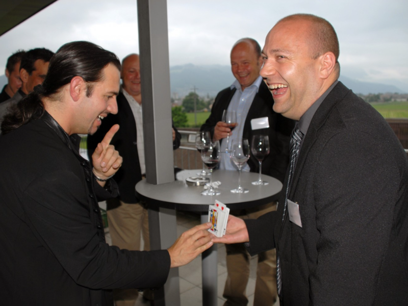 Dan White, Magic & Comedy, Volketswil